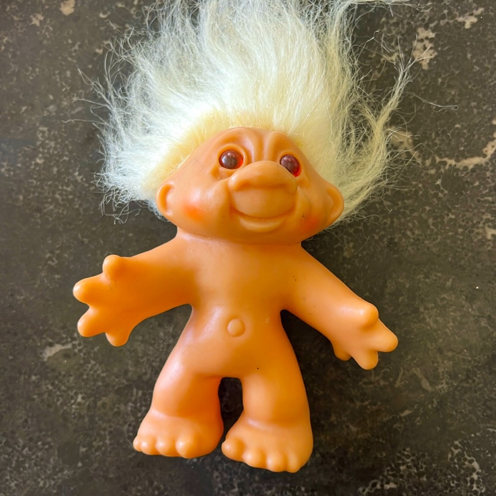 Vintage DAM 1986 white hair 4.25 inch treasure troll big cheeks